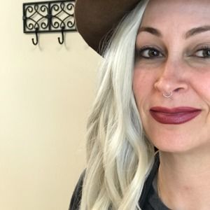 Meet your Posher, Amber